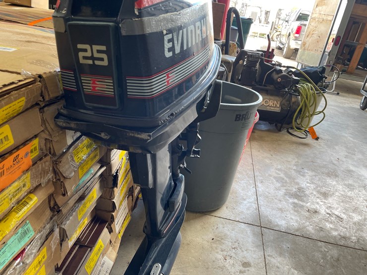 #2951-•-1988-evinrude-25hp-short-shaft-tiller-outboard-motor-image-2