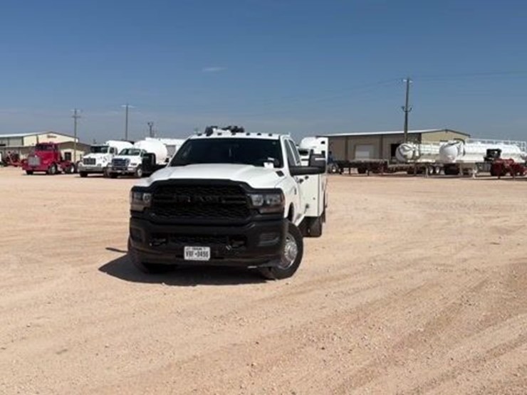 2024-dodge-3500-image-1
