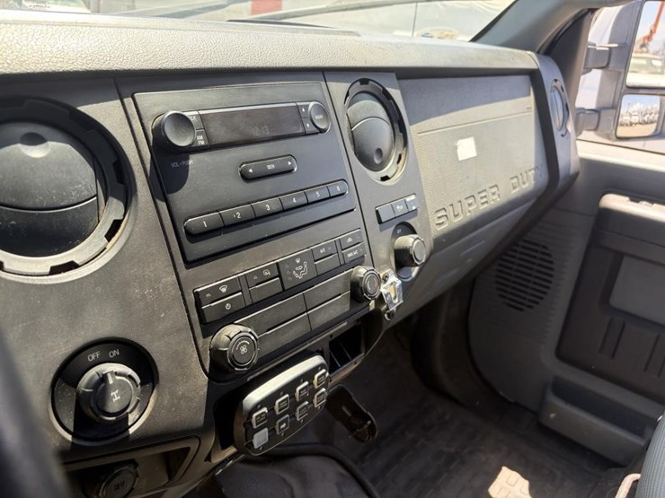 2011-ford-f250-image-17