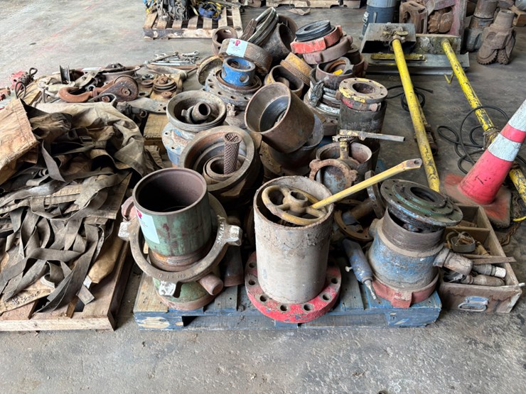 (4-pallets)-assorted-flanges,-snatch-blocks,-we’ll-head-parts,-flood-lights,-etc-image-4
