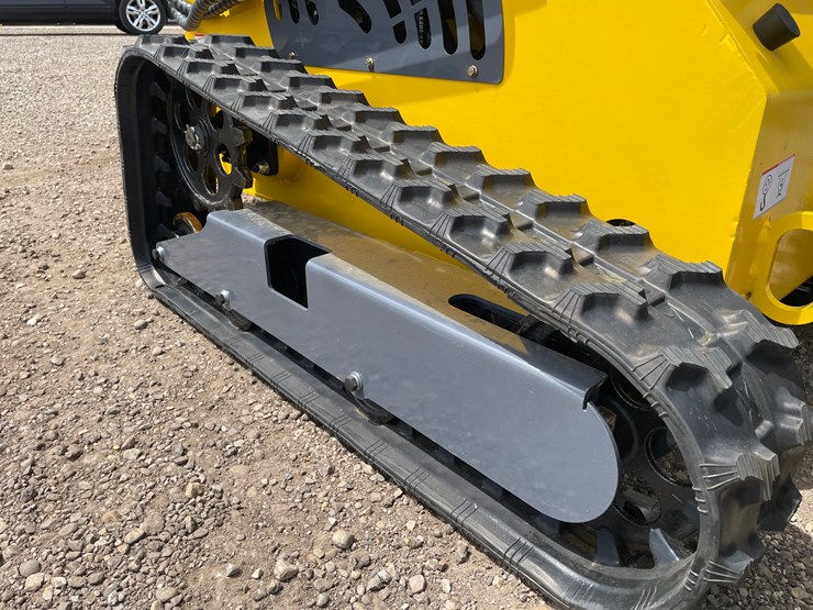 #2825-•-2026-landhero-mini-skid-steer-loader-image-13