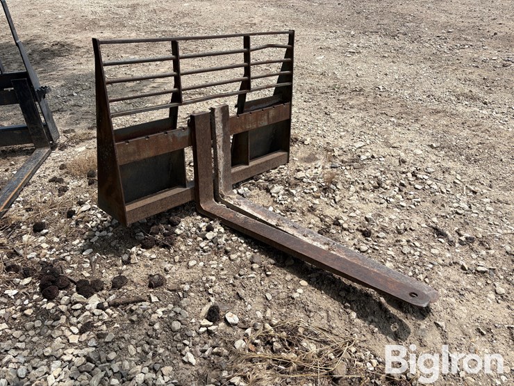 skid-steer-fork-attachment-image-1
