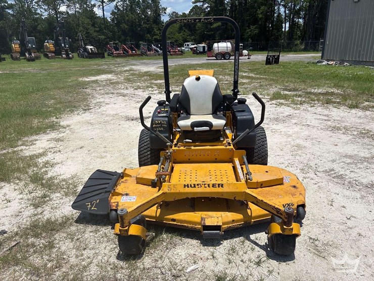 2015-hustler-super-z-72in-zero-turn-mower-image-42