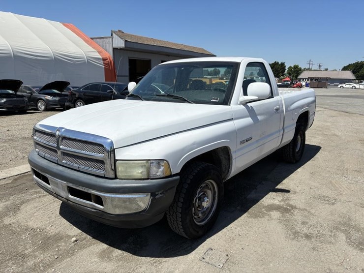 2001-dodge-ram-1500-image-1