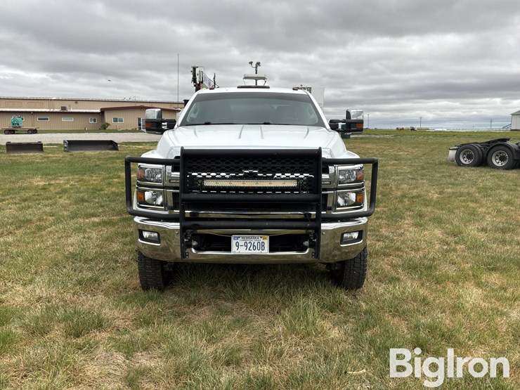 2022-chevrolet-silverado-6500-hd-/-gm515-4x4-crew-cab-service-truck-image-2