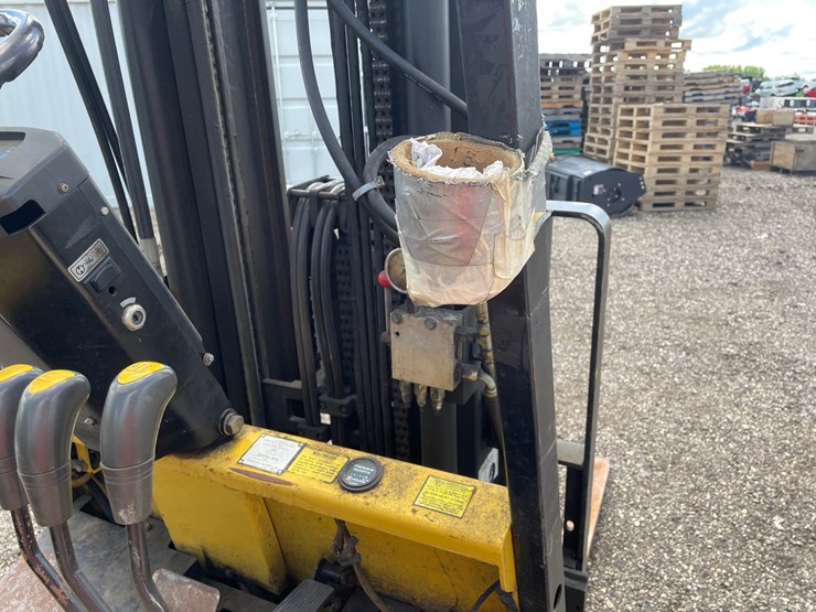 #2949-•-daewoo-electric-forklift-image-18