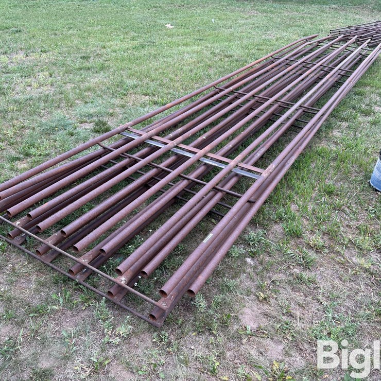 24' 6 Bar Continuous Fence