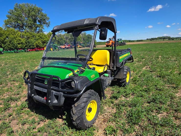 john-deere-gator-image-6