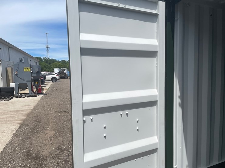 #2438-•-20'-standard-height-shipping-container-image-13