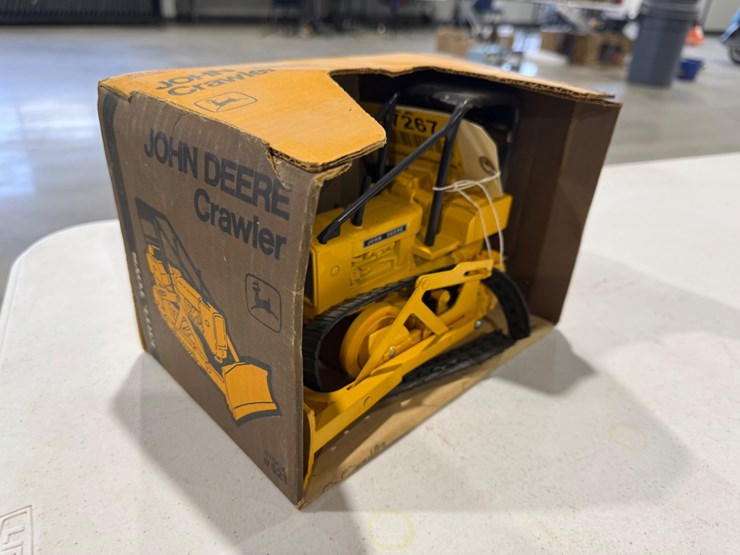 #47267-•-john-deere-crawler-vintage-toy-image-2