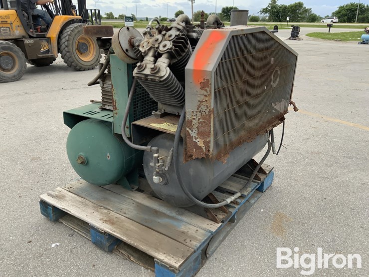 massey-ferguson-730-image-5