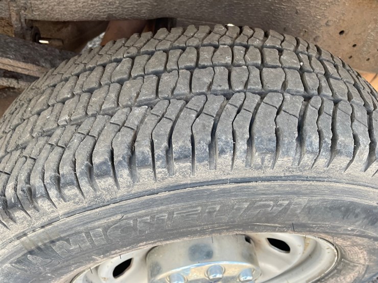 2013-ford-f250-xl-image-18
