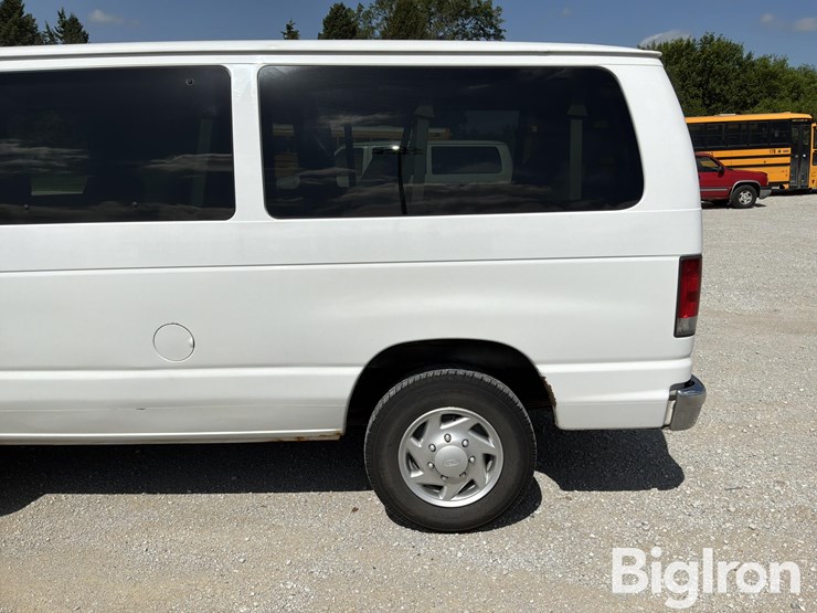 2014-ford-e350-xlt-image-9