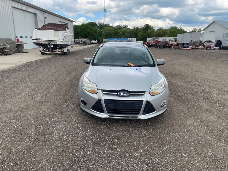 #2797-•-2012-ford-focus-se-sedan-image-2