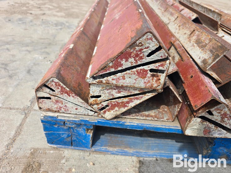 wall-form-corners-and-clips-image-9