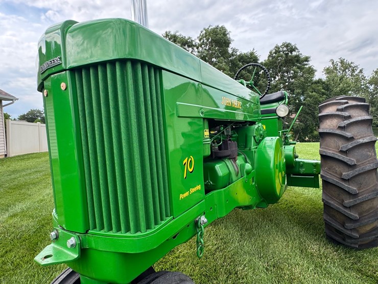 john-deere-70-image-15
