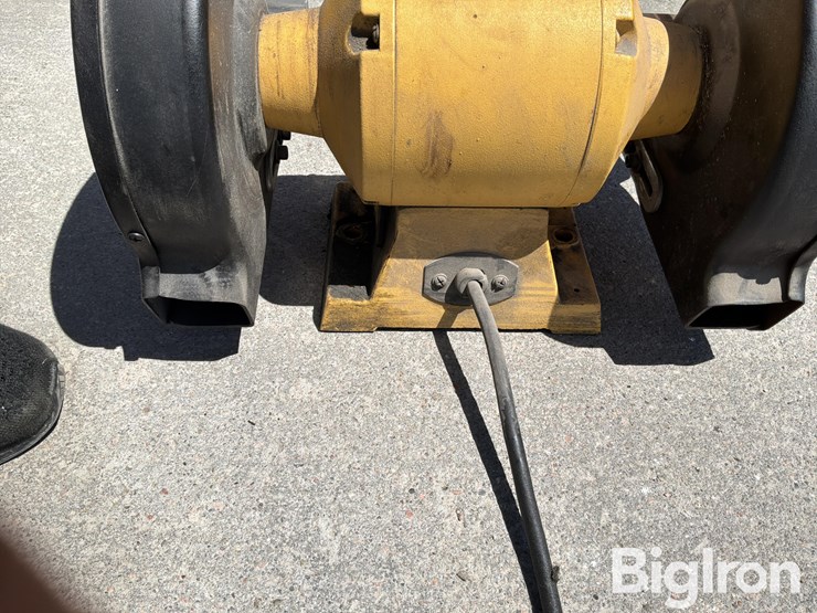 2011-dewalt-8”-bench-grinder-image-12