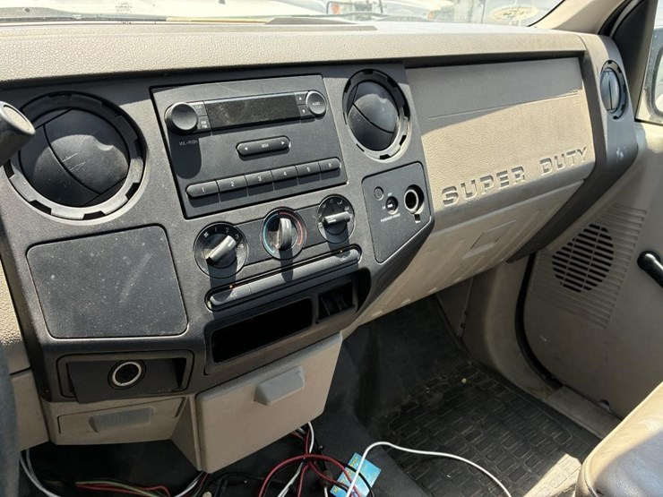 2008-ford-f250-xl-image-16