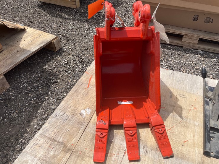 #2781-•-kubota-12"-trenching-excavator-bucket-image-1