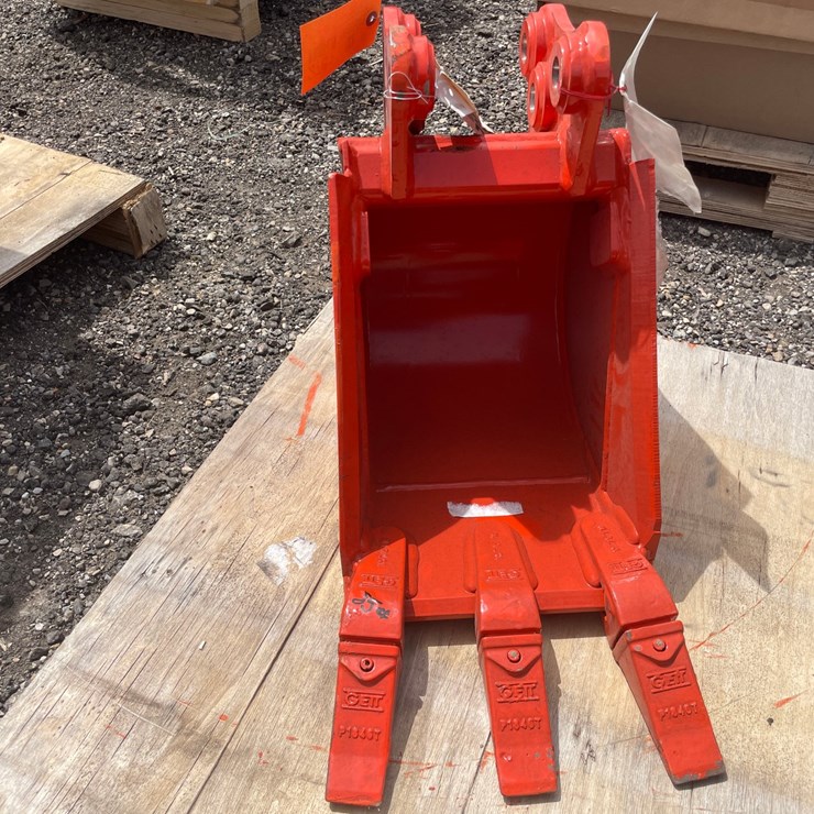 #2781 • Kubota 12" Trenching Excavator Bucket