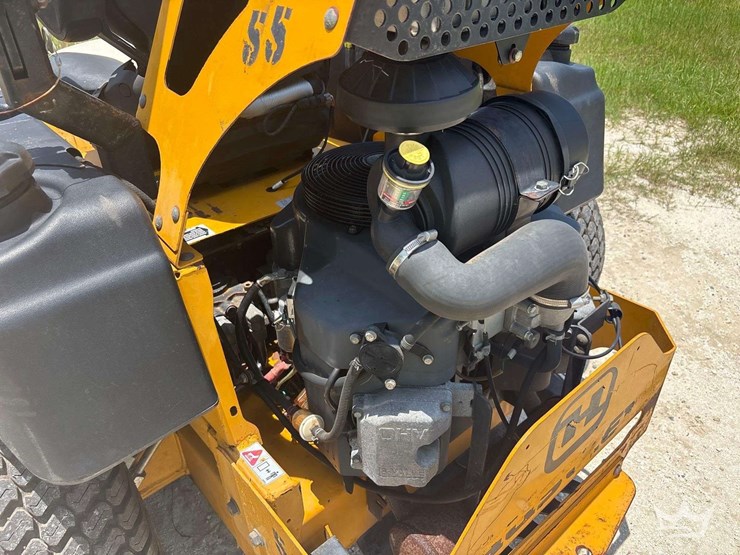 2015-hustler-super-z-72in-zero-turn-mower-image-18