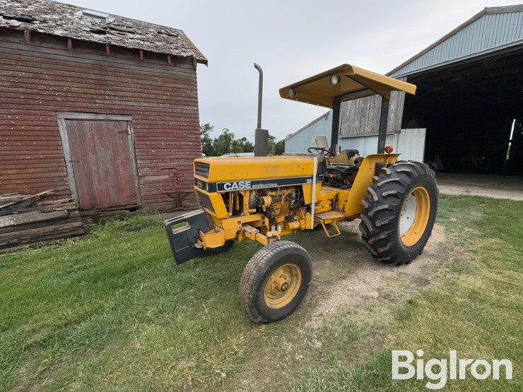 1989-case-ih-585-image-1