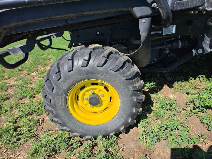 john-deere-gator-image-35