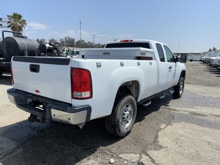 2012-gmc-sierra-2500-image-3