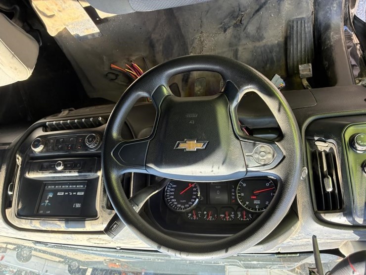 2018-chevrolet-silverado-1500-image-12
