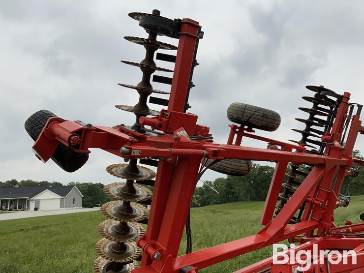 2013-kuhn-krause-excelerator-8000-image-17