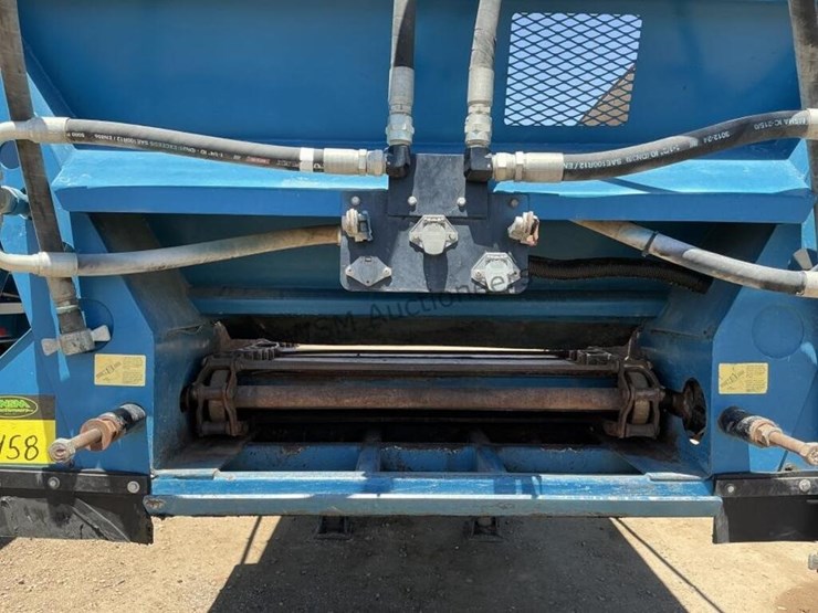 2018-versa-v-bottom-spreader-trailer-image-16