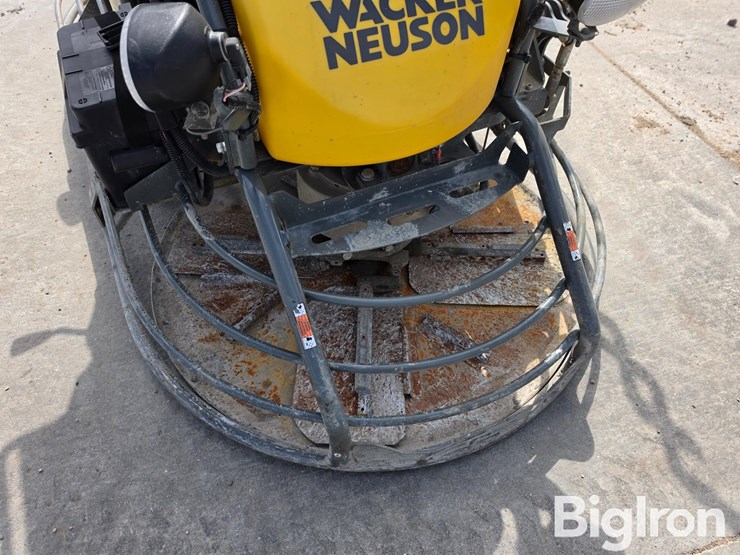 wacker-neuson-crt36-ride-on-trowel-image-18