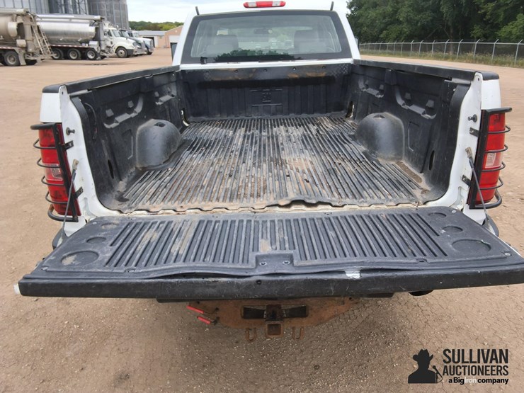 2012-chevrolet-silverado-3500-image-15
