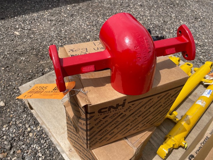 #2785-•-case-ih-housing-image-3