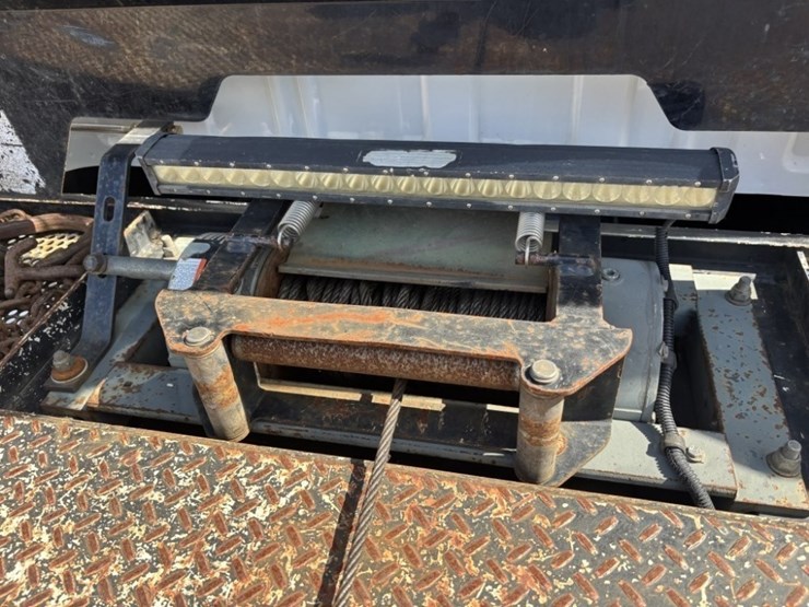 2017-ford-f650-sd-image-21