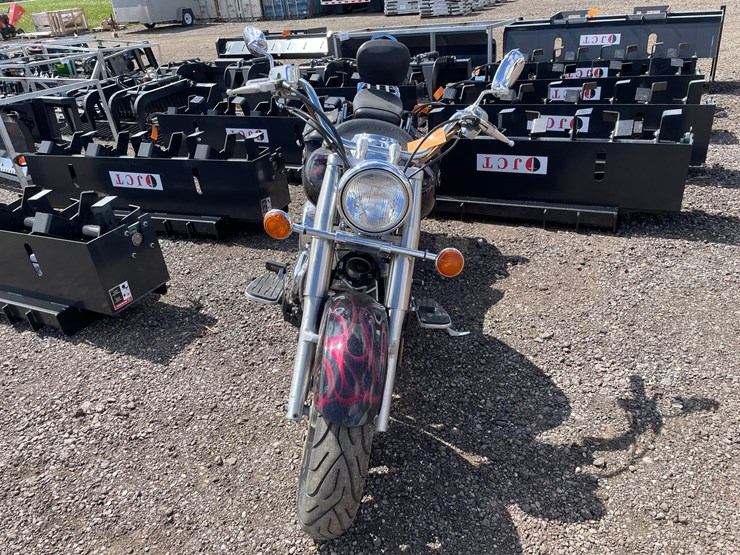 #2903-•-2004-yamaha-vstar-1100-motorcycle-(has-wi-title)-image-3