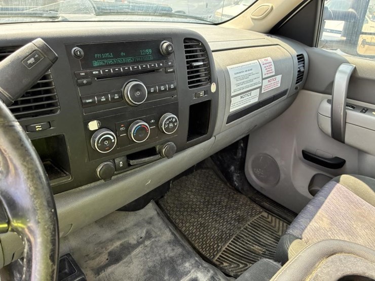 2012-gmc-3500hd-image-23