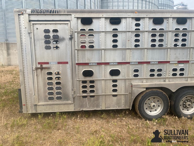 2018-wilson-livestock-trailer-image-20