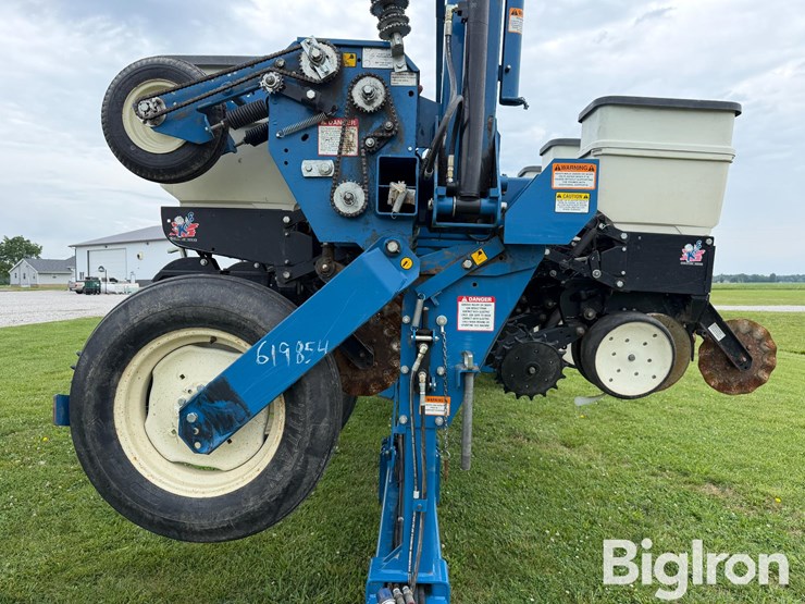 2006-kinze-3600-image-11