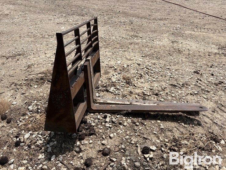 skid-steer-fork-attachment-image-2