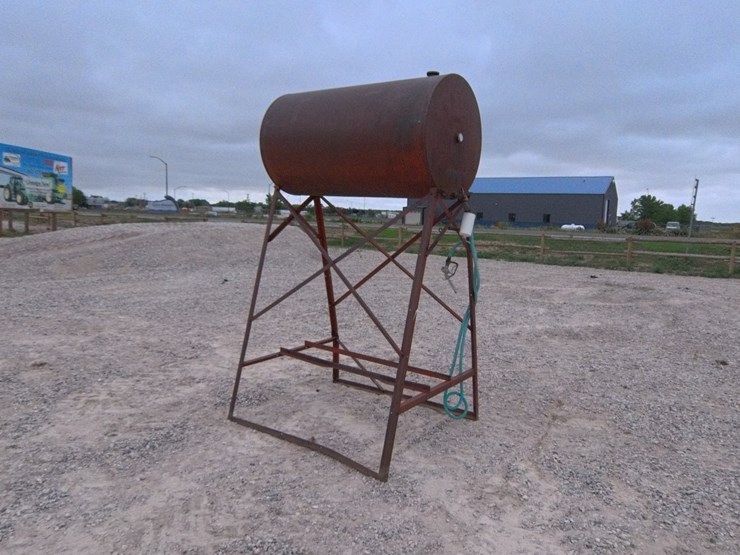 #2029-•-250-gallon-gravity-flow-fuel-tank-on-stand-image-2