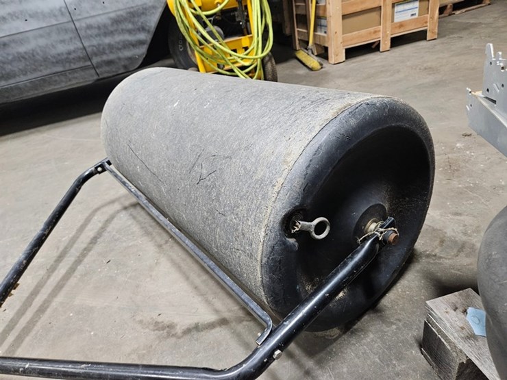 #333-•-40"-pull-behind-lawn-roller-image-14
