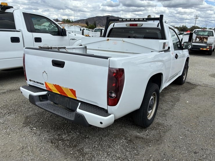 2011-chevrolet-colorado-image-3