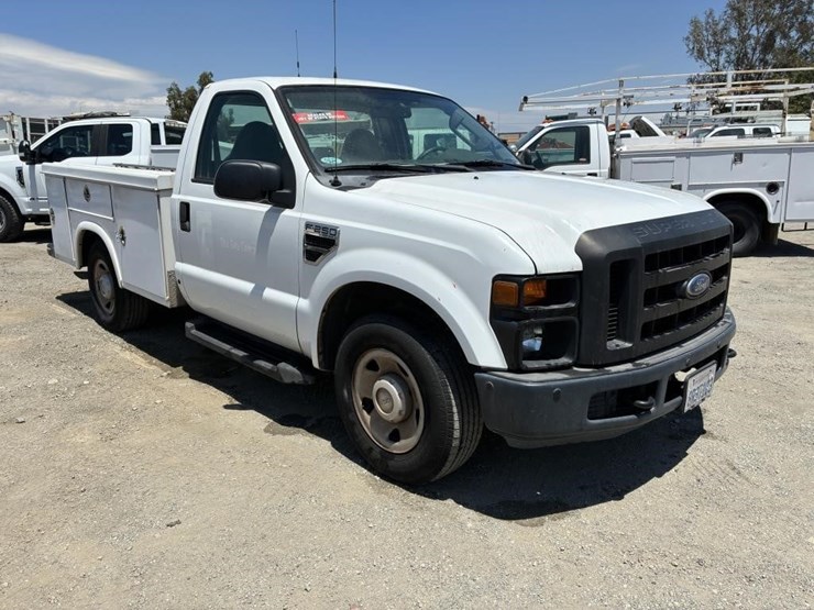 2008-ford-f250-xl-image-2