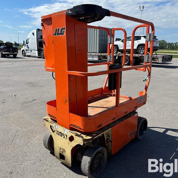 2016 JLG 1230ES