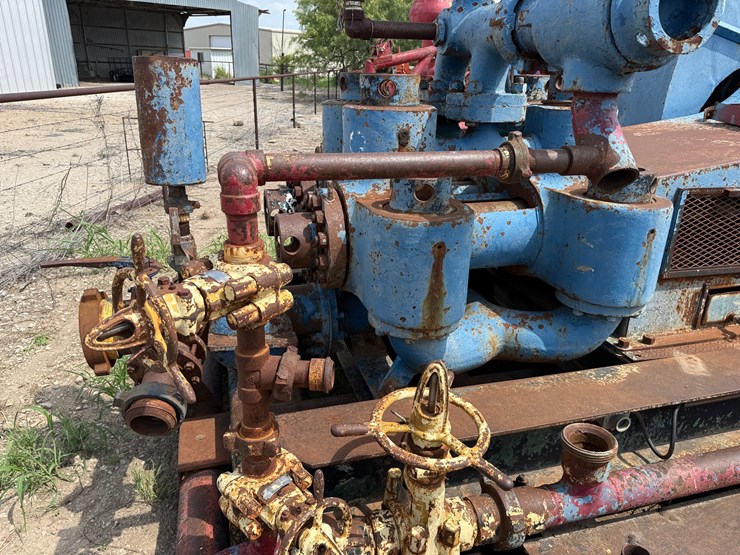 continental-emsco-db-550-duplex-mud-pump-w/-eaton-18”airflex-clutch,-skidded-image-9