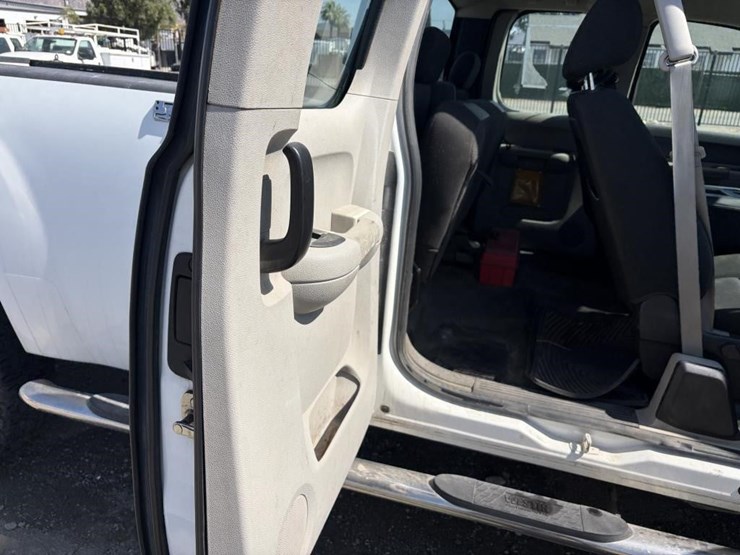 2012-gmc-sierra-2500-image-11