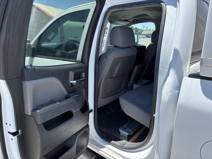 2015-gmc-2500-image-12