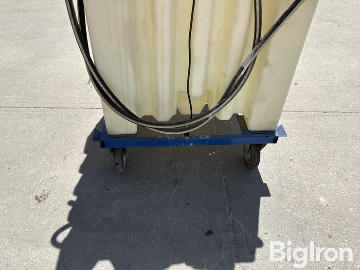 diesel-exhaust-fluid-pump-&-bulk-tank-image-16