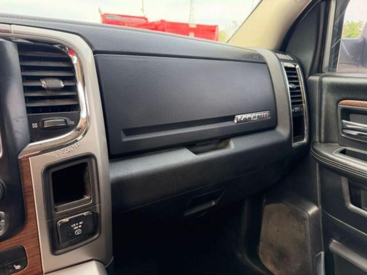 2015-ram-2500-hd-image-17